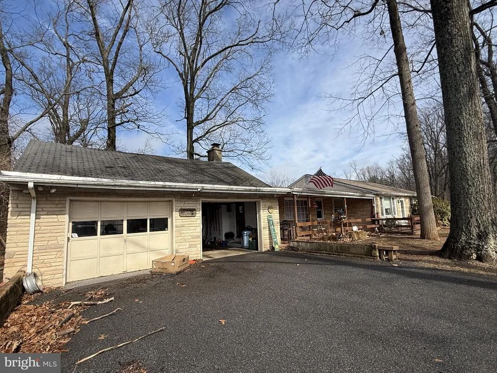 Photo of 1024 CHERRYTOWN ROAD