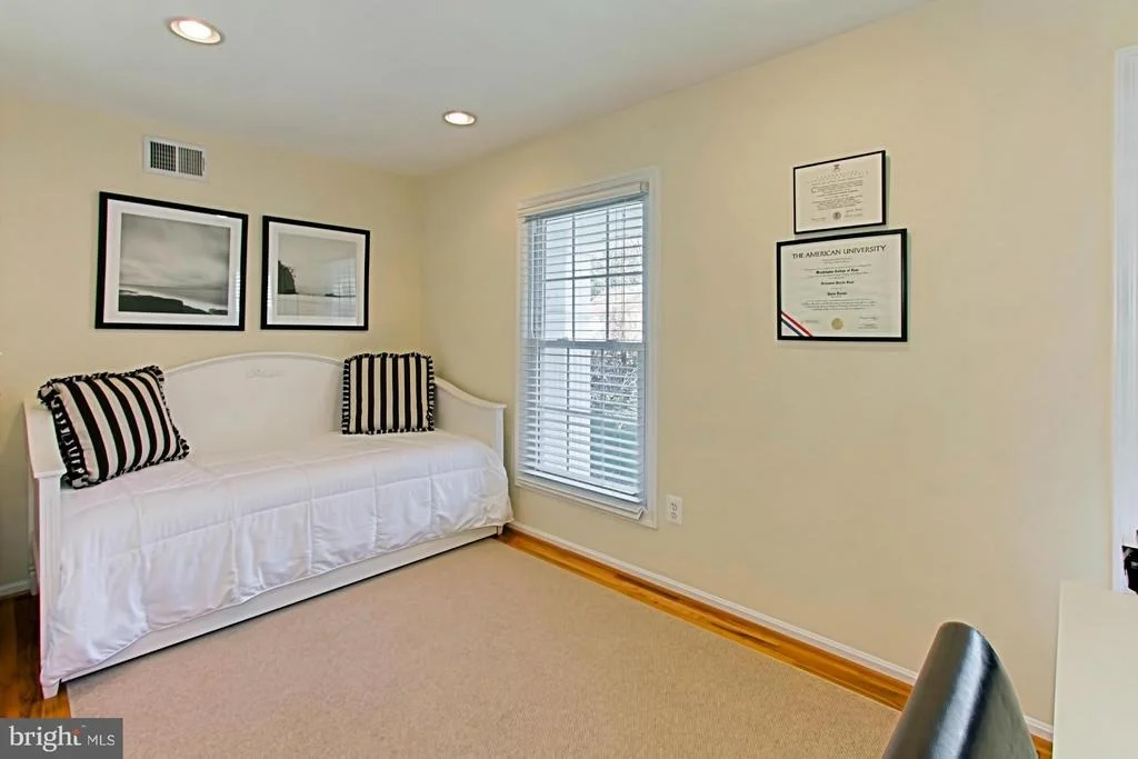 Photo of 4004 FEATHERSTONE PLACE