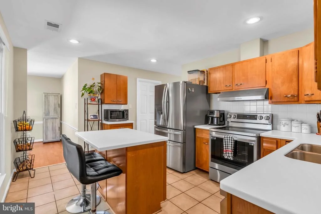 Photo of 101 W BEECH ROAD