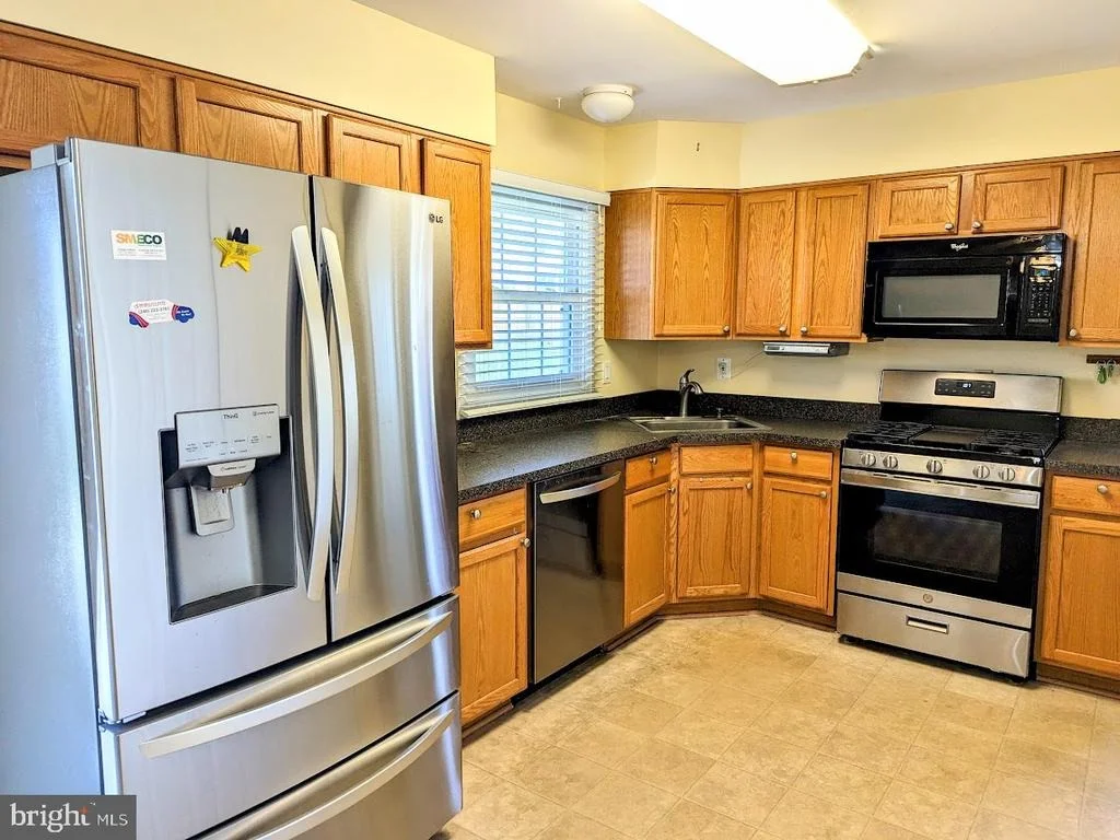 Photo of 910 BARRINGTON DRIVE