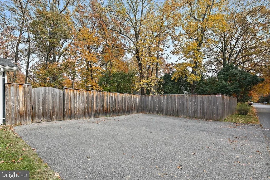 Photo of 2847 CARROLLTON ROAD