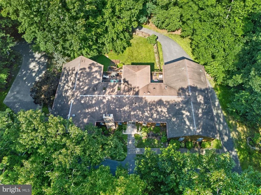 Photo of 1137 SUGARLOAF MOUNTAIN ROAD