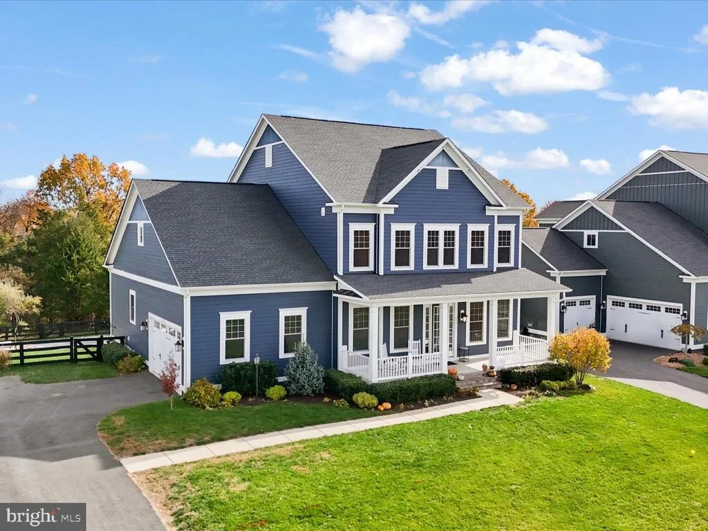 Photo of 25970 LIQUIDAMBAR LANE
