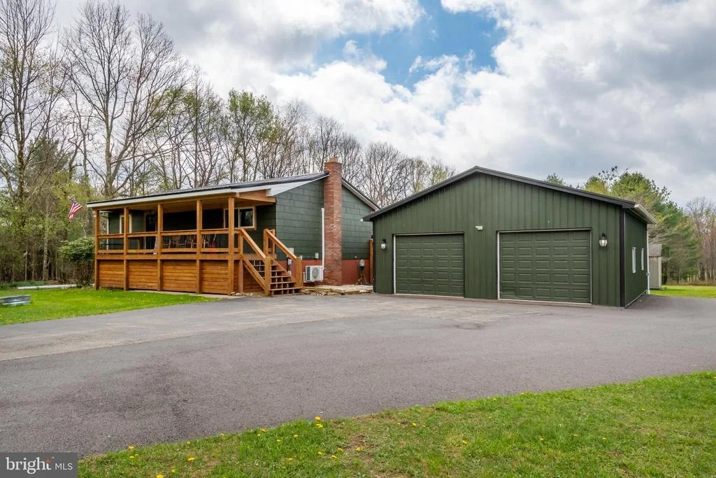 Photo of 1015 PYSELL ROAD