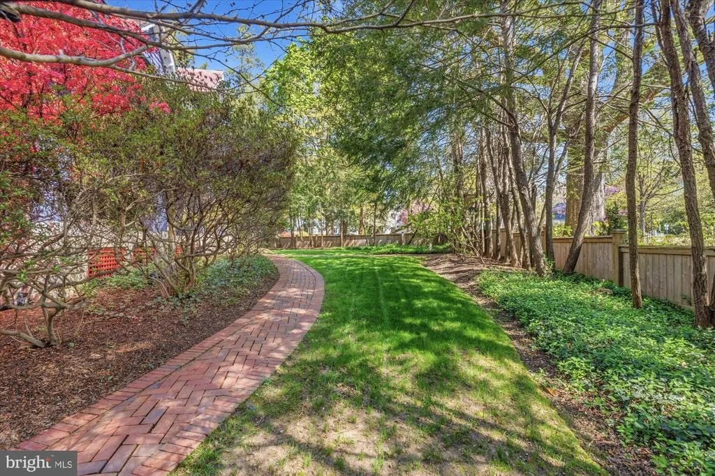 Photo of 5 CHEVY CHASE CIRCLE