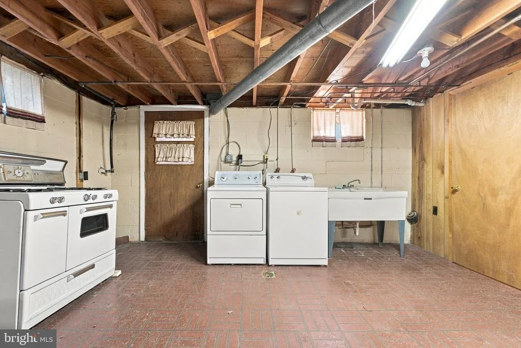 Photo of 9707 CREST HILL ROAD