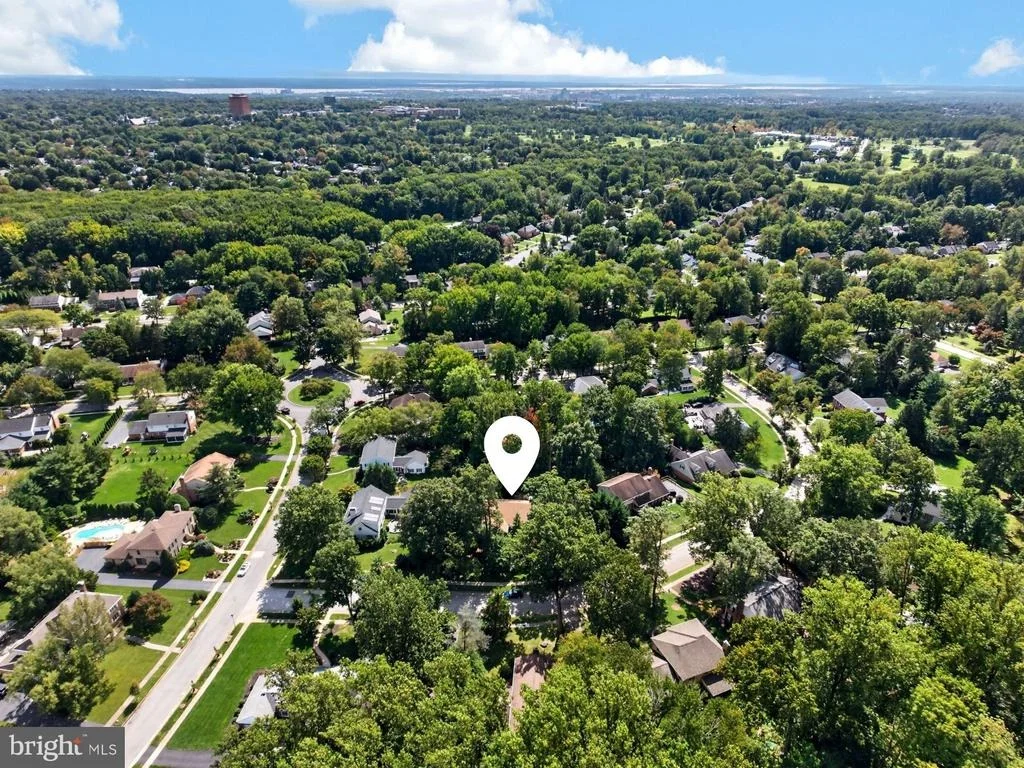 Photo of 10 CHILTON ROAD