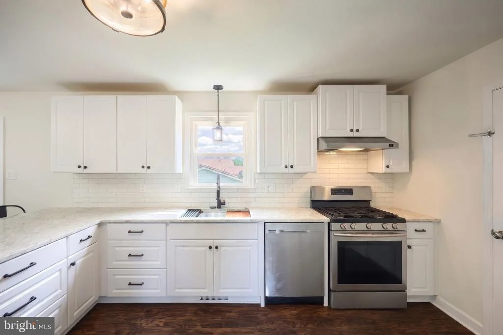 Photo of 27 COLONIAL DRIVE