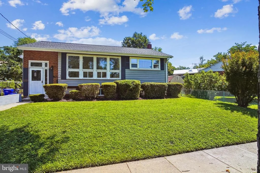 Photo of 3944 WENDY LANE