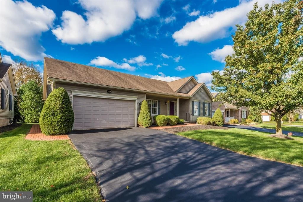 Photo of 1015 BEXHILL DRIVE