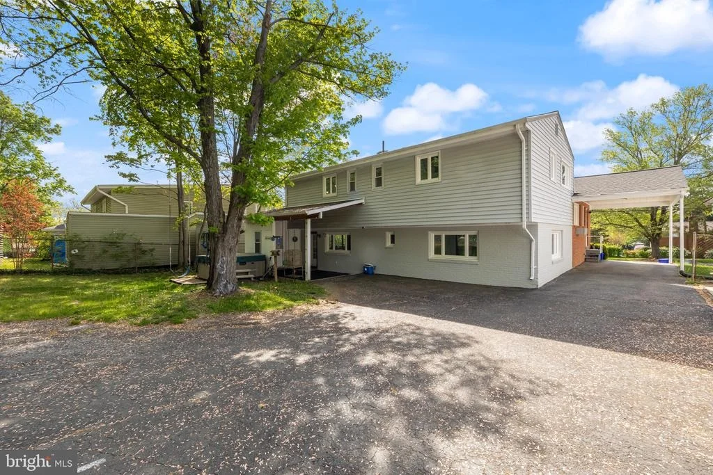 Photo of 9821 SINGLETON DRIVE