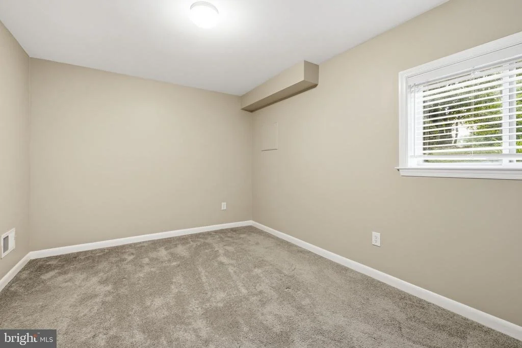 Photo of 7371 CROWN LANE