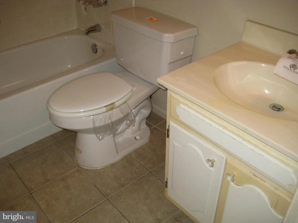 Photo of Unit 2 at 20307 BEACONFIELD TERRACE