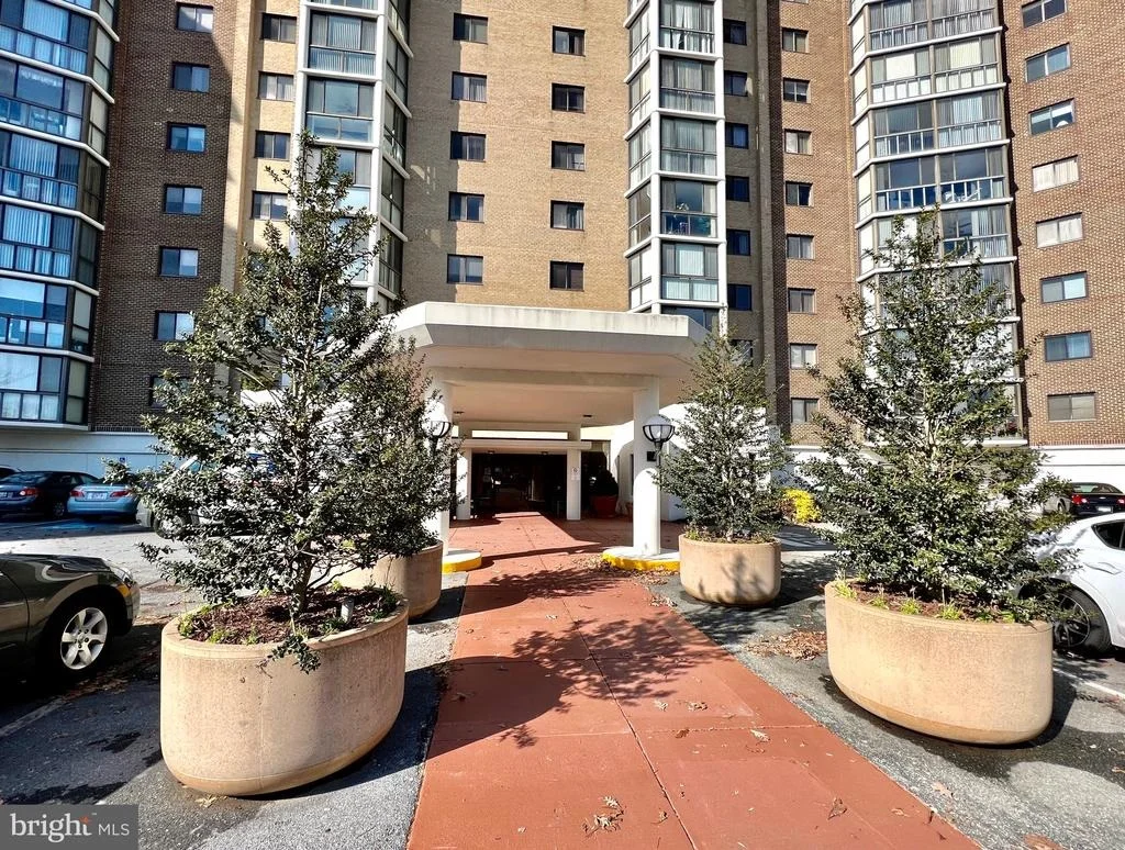 Photo of Unit 701 at 15115 INTERLACHEN DRIVE