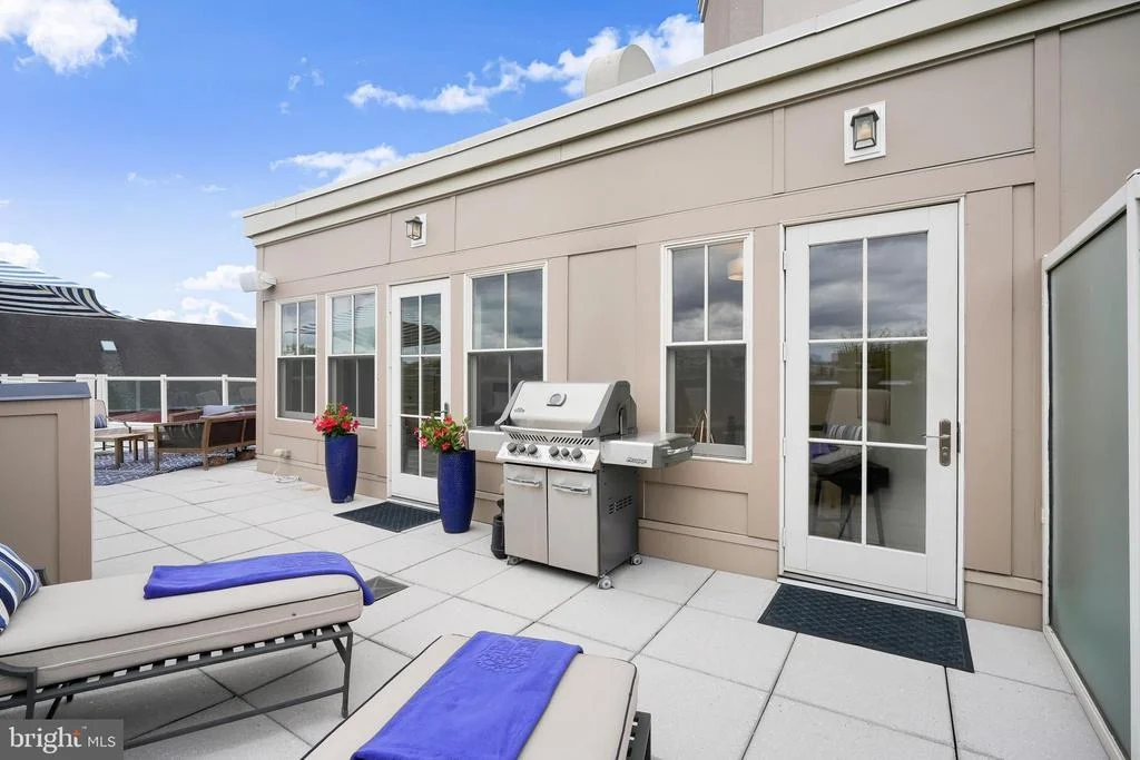Photo of Unit 310 at 1210 R STREET NW
