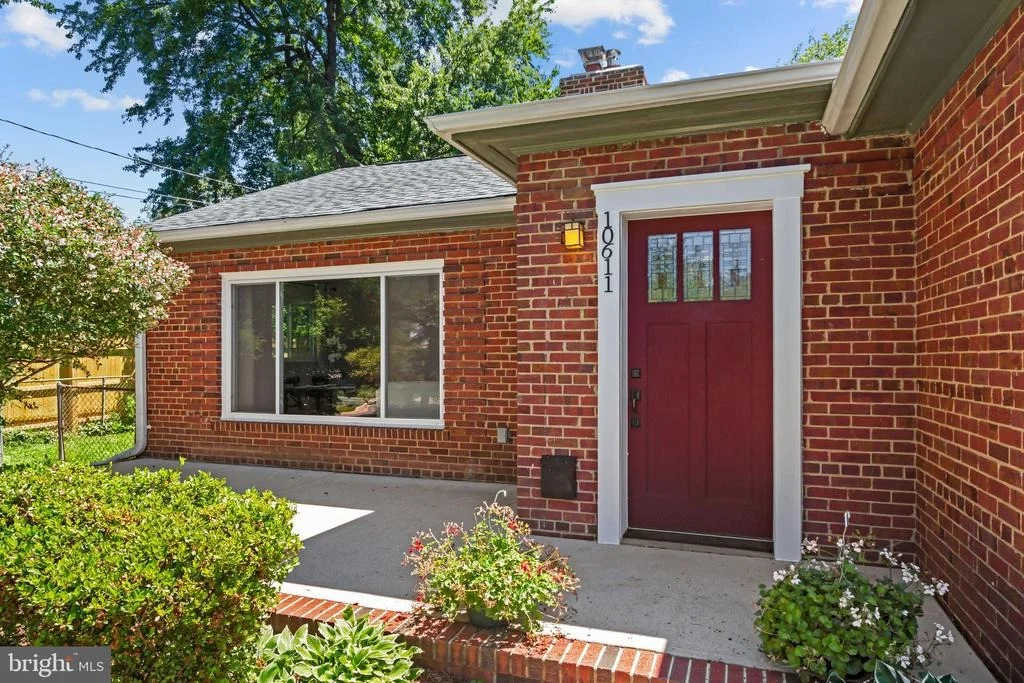 Photo of 10611 BUCKNELL DRIVE