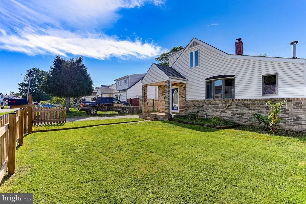 Photo of 8211 LONGPOINT ROAD