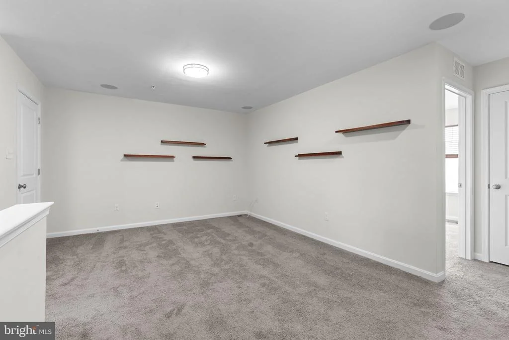 Photo of 9318 SYDNEY WAY