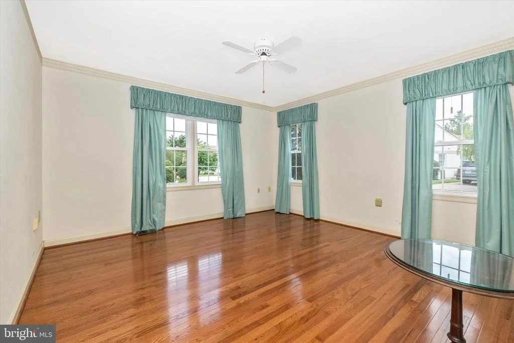 Photo of 827 DUNBROOKE COURT