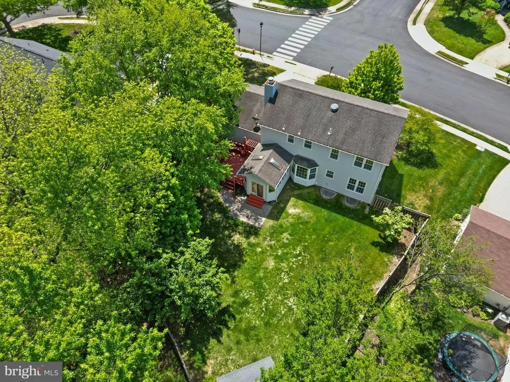 Photo of 2592 JOHN MILTON DRIVE