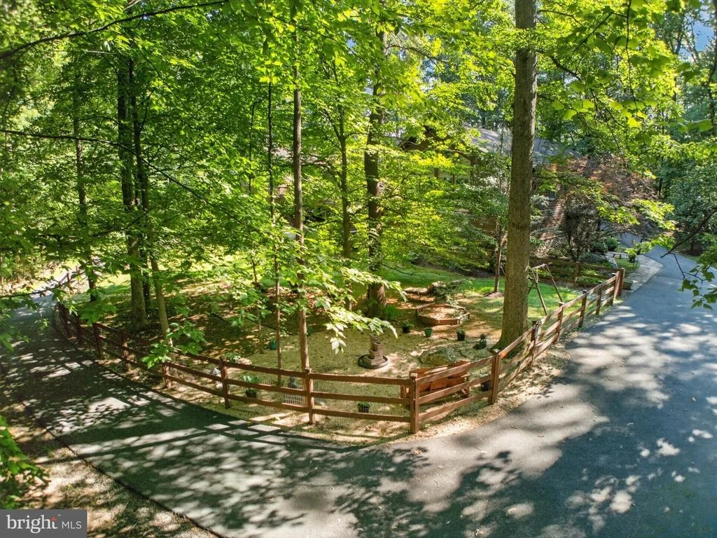 Photo of 1137 SUGARLOAF MOUNTAIN ROAD