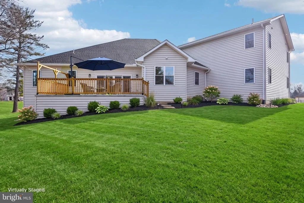 Photo of 8325 GROVE ANGLE ROAD