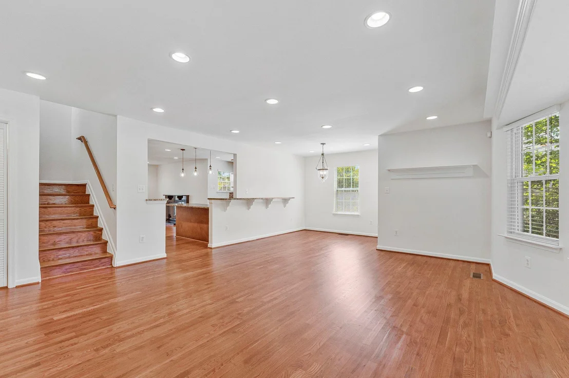 Photo of 3683 BLENHEIM BOULEVARD