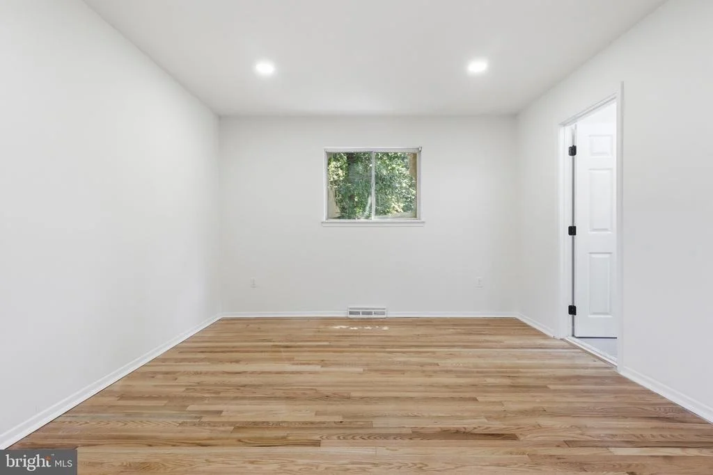 Photo of 716 CALVERT LANE