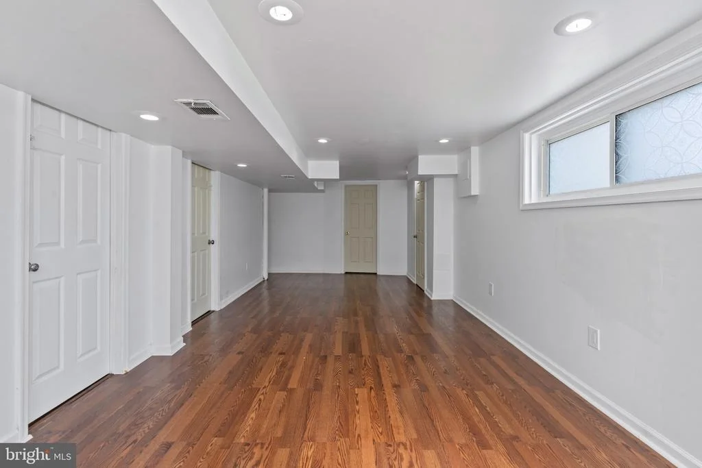 Photo of 1031 WARD STREET