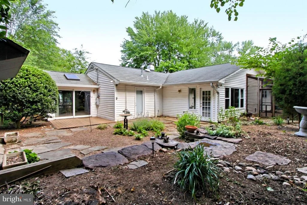 Photo of 5212 JULIET STREET