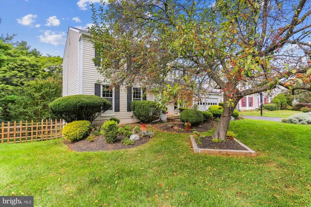 Photo of 927 POINTER RIDGE DRIVE