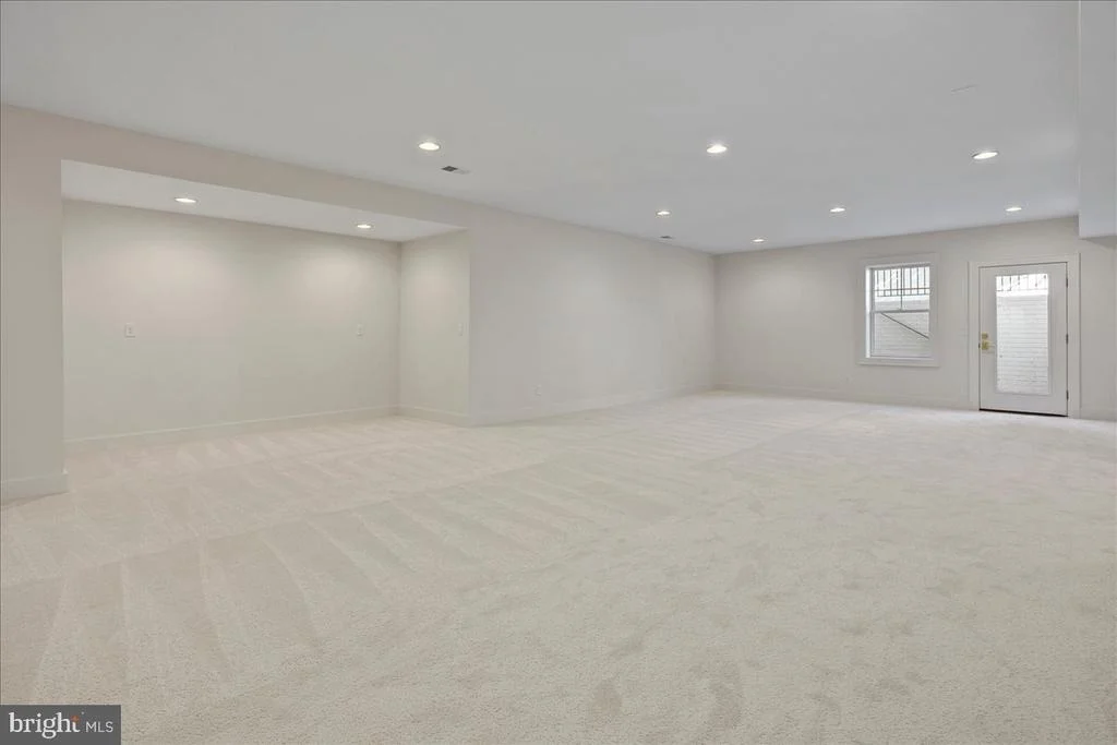 Photo of 6716 VAN FLEET DRIVE