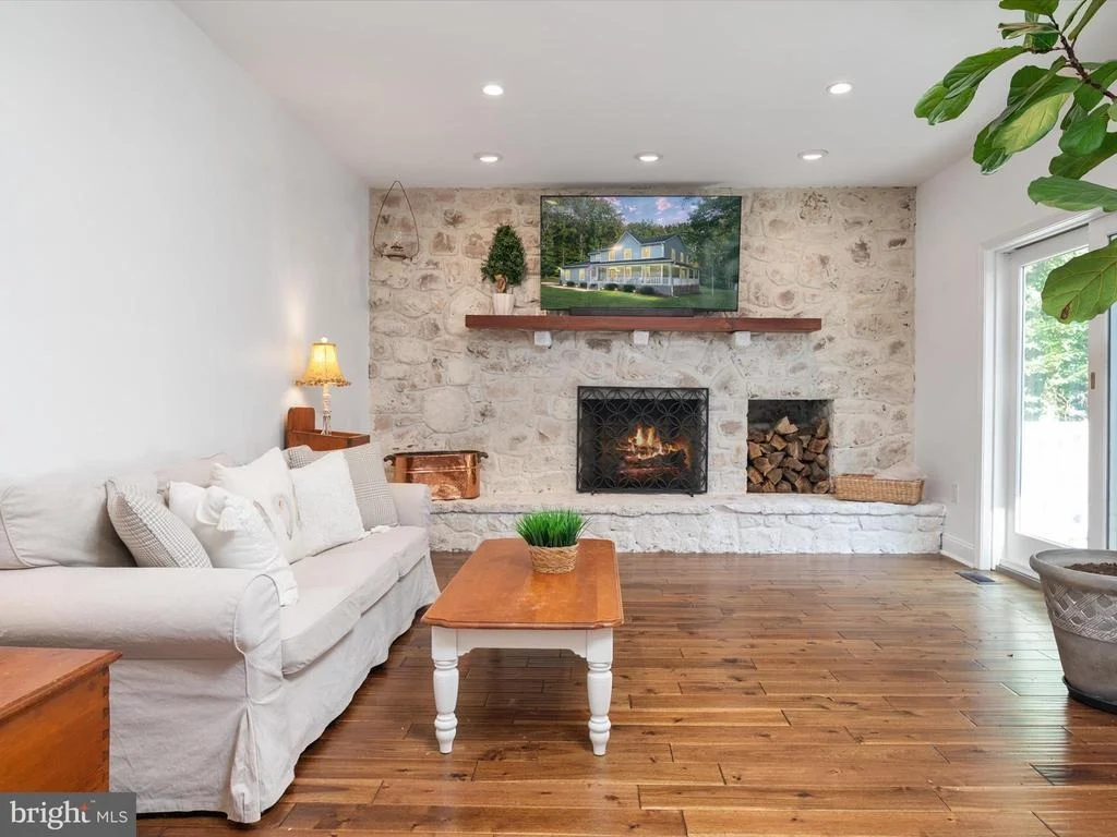 Photo of 6439 MEADOWLARK DRIVE