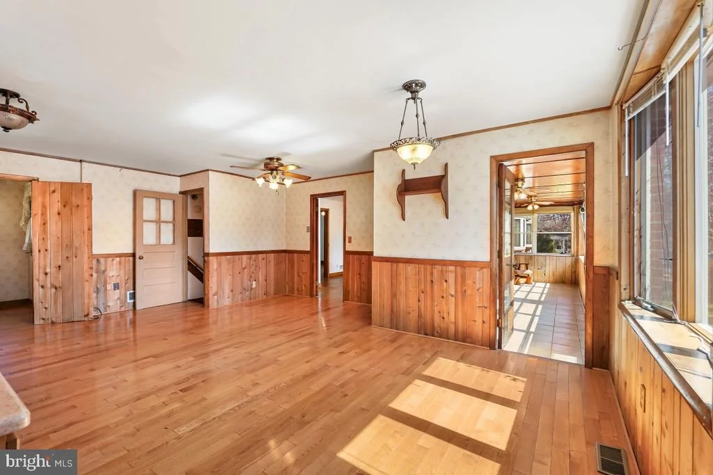 Photo of 18208 MUNCASTER ROAD