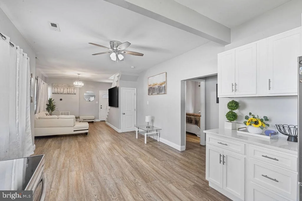 Photo of 8489 ARBUTUS ROAD