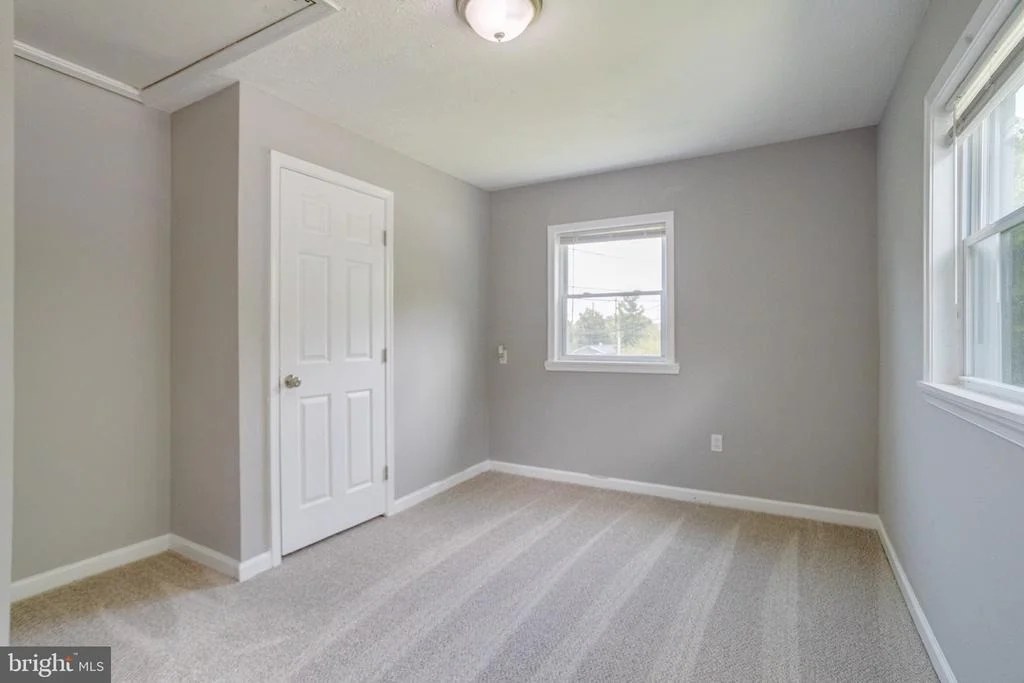 Photo of 215 GLIDER DRIVE