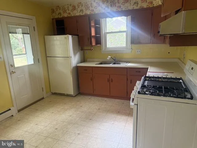 Photo of 2414 FAIRVIEW DRIVE