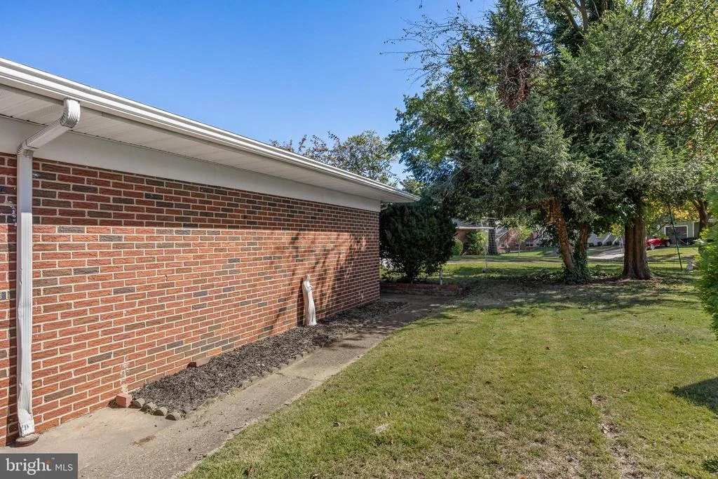 Photo of 206 HAMPTON ROAD