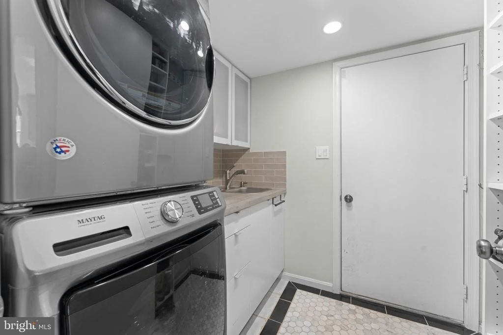 Photo of 6099 RIVER FOREST DRIVE