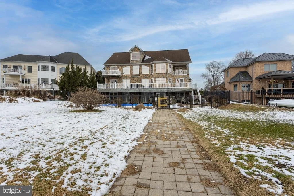 Photo of 415 SHORE DRIVE