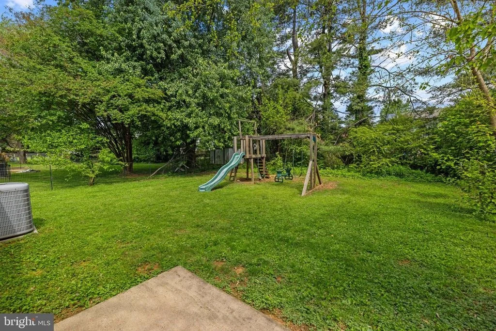 Photo of 593 PLAIN ROAD