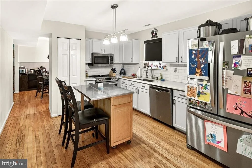 Photo of 3847 HOLLY DRIVE