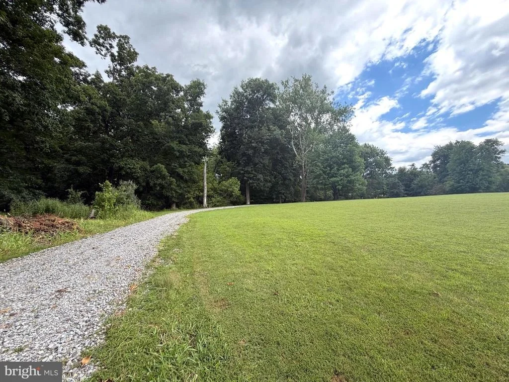 Photo of 955 STAYMAN DRIVE