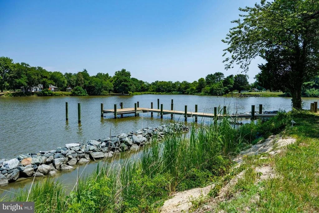 Photo of 2208 HORNS POINT ROAD