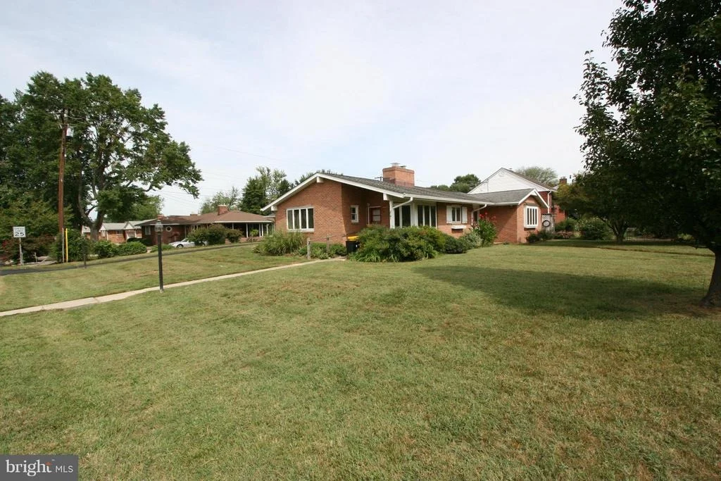 Photo of 500 MAPLE ROAD E