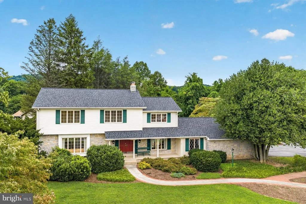 Photo of 6916 SUMMERSWOOD DRIVE
