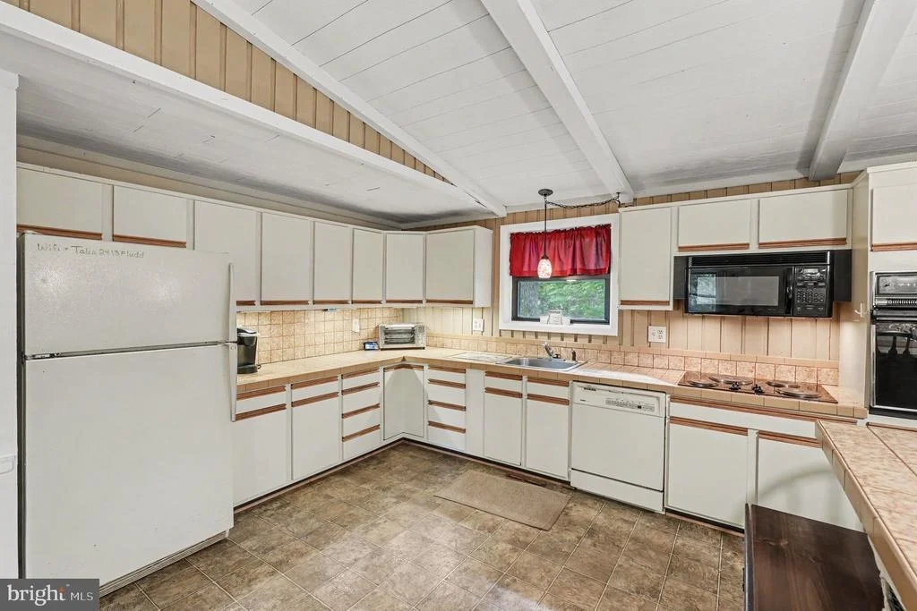 Photo of 222 CREEKSIDE DRIVE