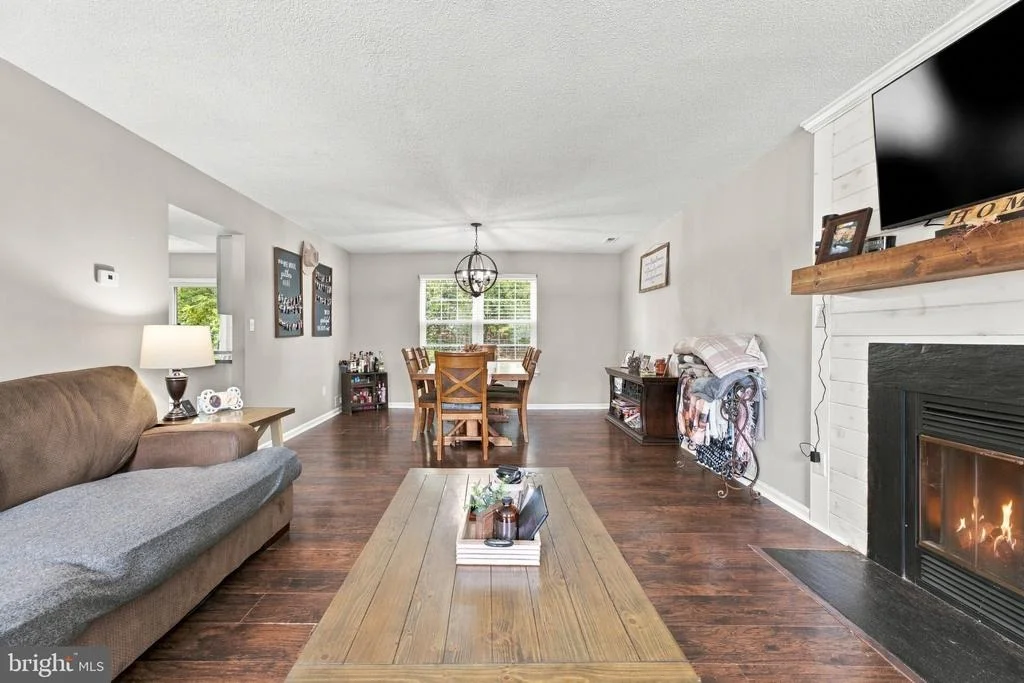 Photo of 1421 N THOMAS WAY
