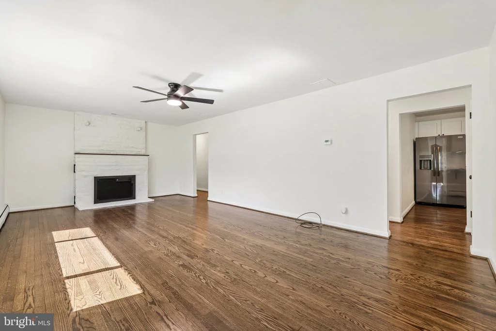 Photo of 816 MEADOW ROAD