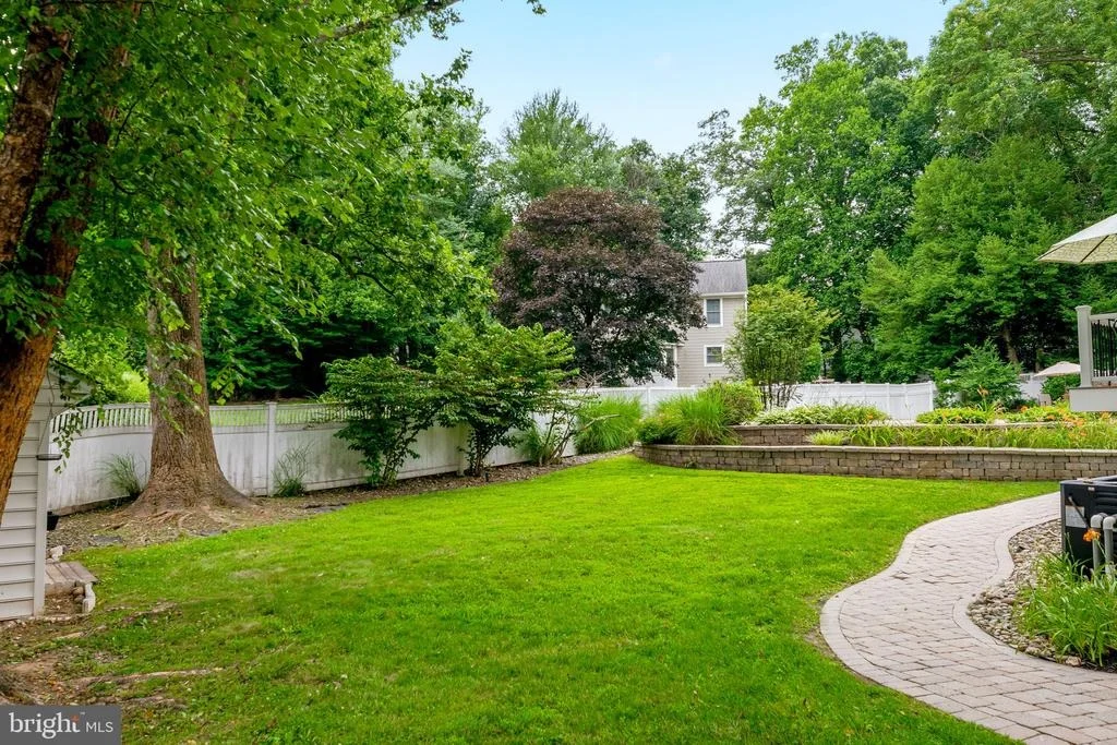 Photo of 9809 JOHN ROBERT WAY